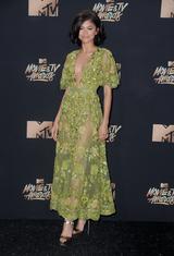 画像3: エマ・ワトソンやカーラ・デルヴィーニュも登場!MTVアワードのドレスを紹介