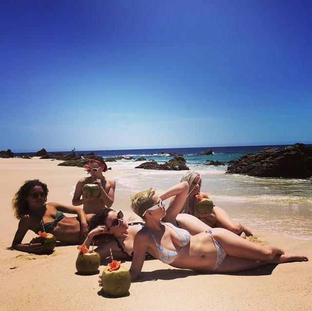 画像1: かっこいいビーチ写真と思いきや…