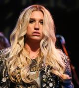 画像1: セレブも「ヴィクティム・ブレーミング」の被害者に