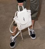 画像2: 【セレブの私服】ジャスティンに発掘されたシンガー、マディソン・ビアーのVansコーデ