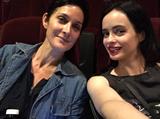 画像: 『ジェシカ・ジョーンズ』共演女優があのフェミニスト映画を一緒に鑑賞