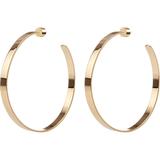 画像: ヘイリー着用ピアス:Jennifer Fisher jenniferfisherjewelry.com