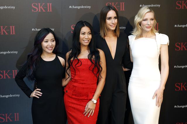 画像: 女優のケイト・ブランシェットらセレブと肩を並べるミシェル。