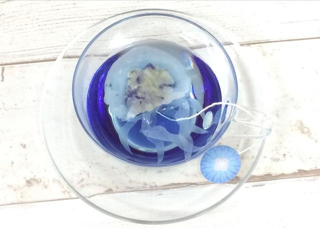 画像2: 青いハーブティーのなかでクラゲが浮かぶ、クラゲティーバッグが発売