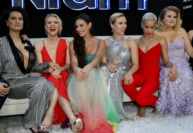 画像: 左から、イラナ・グレイザー、ケイト・マッキノン、デミ・ムーア、スカーレット・ヨハンソン、ゾーイ・クラヴィッツ、ジリアン・ベル。