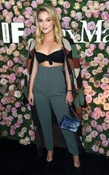 画像3: 今話題の19歳ディズニー・スター!ペイトン・リストとオリヴィア・ホルトのパーティ姿