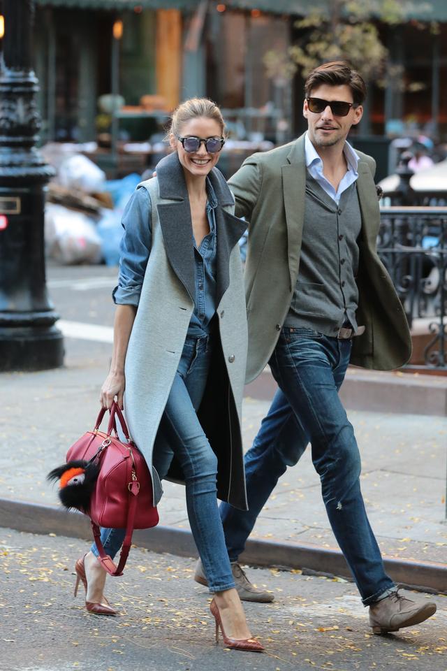 画像: おしどり夫婦として有名なオリヴィアとモデル兼フォトグラファーのヨハネス・ヒューブルは、オシャレ夫婦としてスナップされることも。