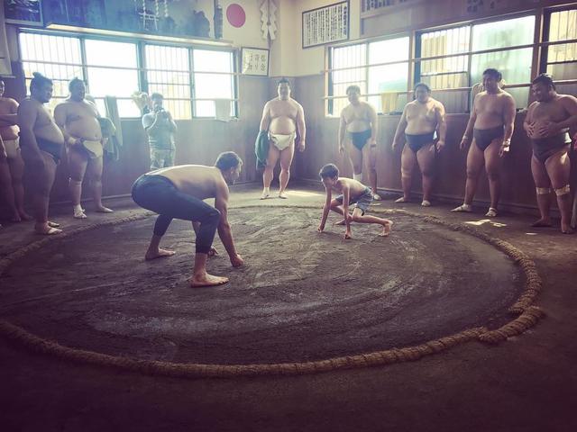 画像: 日本では相撲を体験