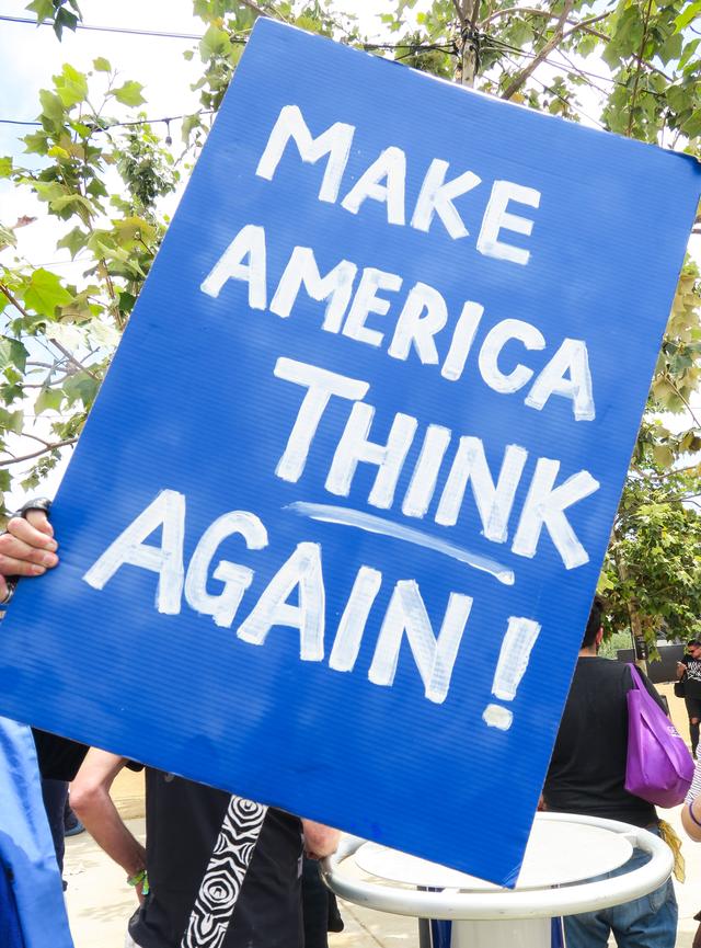 画像2: トランプ批判が色濃く反映