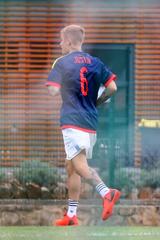 画像1: 半裸のジャスティン・ビーバーがぼっちでサッカーをする姿を激写!