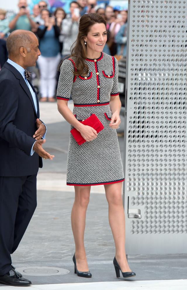 画像1: キャサリン妃、美術館訪問に選んだのは27万円のワンピース
