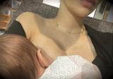 画像1: 授乳姿をSNSにアップ