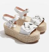 画像: http://www.topshop.com/en/tsuk/product/shoes-430/sandals-5388227/wendy-bow-wedges-6577097?bi=80&ps=20