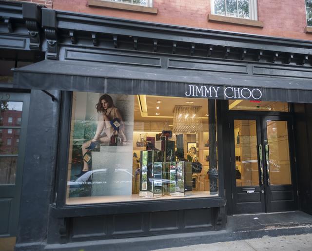 画像1: マイケル・コースがジミーチュウを買収、業界トップとしてポジションを拡大