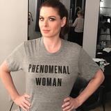 画像: ドラマ『ふたりは友達?ウィル&グレイス』のデブラ・メッシング ©Debra Messing