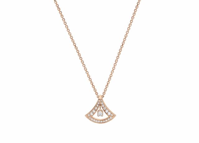 画像: ネックレス WGxDIA 275,000円(税抜/予定価格)