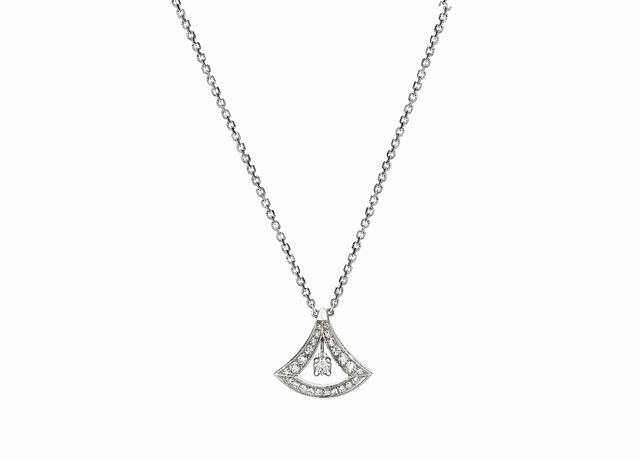 画像: ネックレス WGxDIA 285,000円(税抜/予定価格)