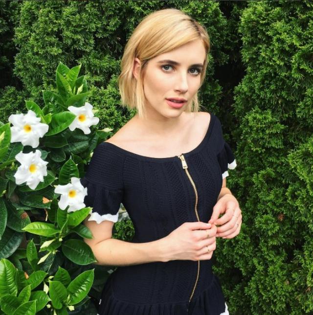 画像3: お腹チラ見せ!エマ・ロバーツの夏のセットアップスタイルに注目