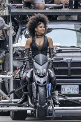 画像: 事故の数日前には、ライアン演じるデッドプールとザジ演じるドミノのバイクでの追跡シーンが撮影されていた。
