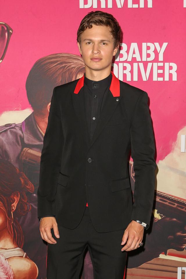 画像1: 人気俳優アンセル・エルゴートが来日!彼女連れでさっそくお寿司を堪能