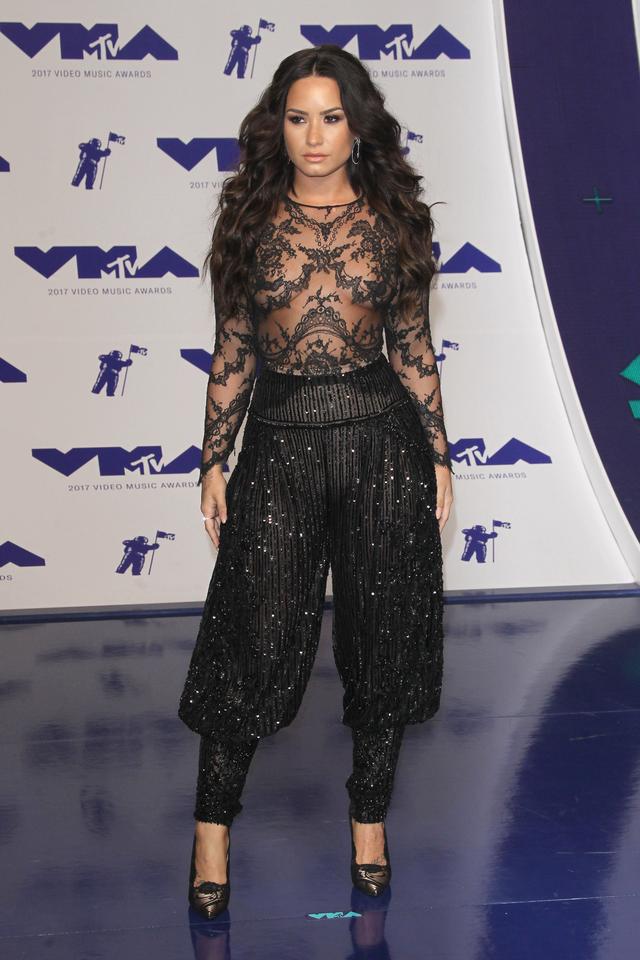 画像3: MTV VMA 2017の華やかなレッドカーペット・ファッションをどこよりも早くお届け!