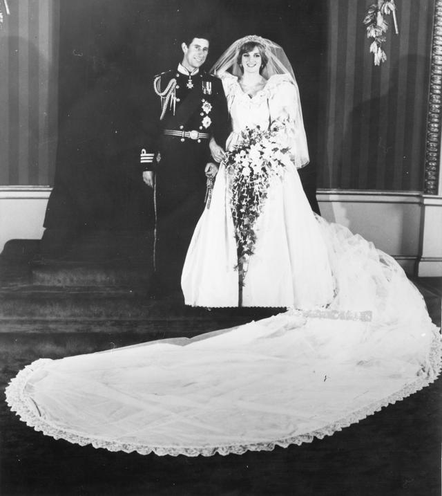 画像3: 1981年 21歳 チャールズ皇太子との結婚式
