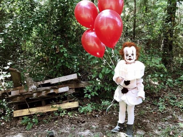 画像1: 3歳の男の子がピエロに変身