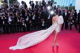 画像: レッドカーペットの舞台裏には、美容カイロプラクターがスタンバイ