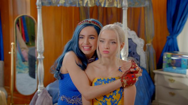画像: ダヴは『ディセンダント2』でマレフィセントの娘マル役を演じる。©Disney www.disney.co.jp