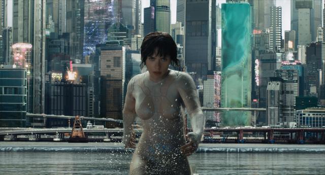 画像: 映画『ゴースト・イン・ザ・シェル』では、主人公を女優のスカーレット・ヨハンソンが演じた。