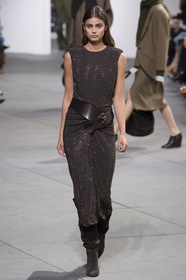 画像: モデル:テイラー・ヒル Michael Kors Collection Fall 2017