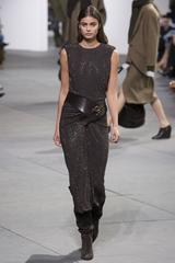 画像: モデル:テイラー・ヒル Michael Kors Collection Fall 2017