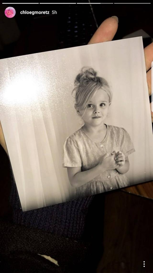 画像3: クロエが可愛すぎる幼少期の写真を公開