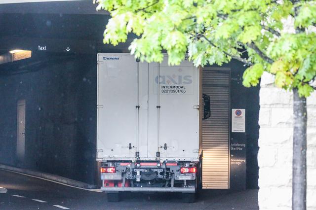 画像3: さすがセレブ!ミック・ジャガーがホテルのバルコニーに木を生やす