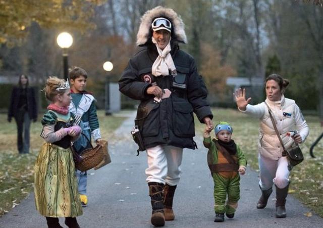 画像: ハロウィンにはハンソロに。夫人はノリノリでレイア姫に。©Justin Trudeau/CP