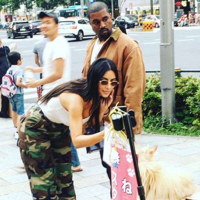 画像: 今年6月の来日時には妻キムも同伴。©Love The Kardashian Family/ Instagram