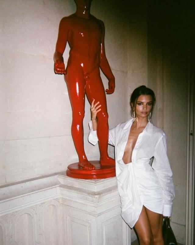画像: ©Emily Ratajkowski