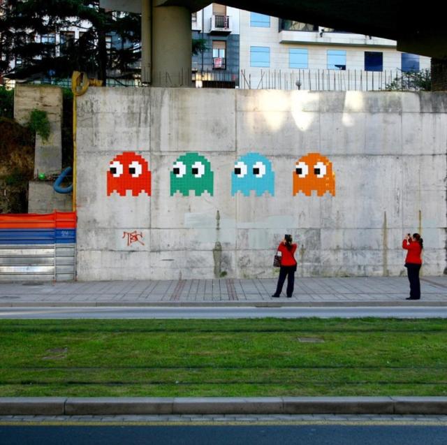 画像: 「パックマン」もピクセルアートの1例。どこか懐かしいポップさが人気で、現在でもストリートアートなどに取り入れられている。©invaderwashere