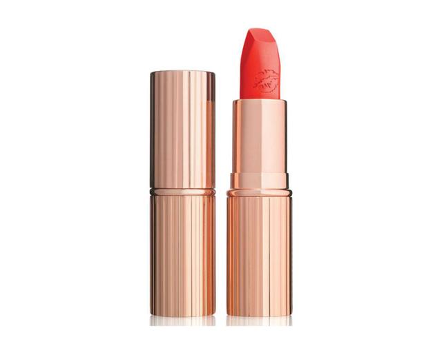 画像: Charlotte Tilbury(シャーロット・ティルベリー) 「ホットリップス」リップスティック Tell Laura(テル・ローラ)5,800円【並行輸入品】 amzn.to