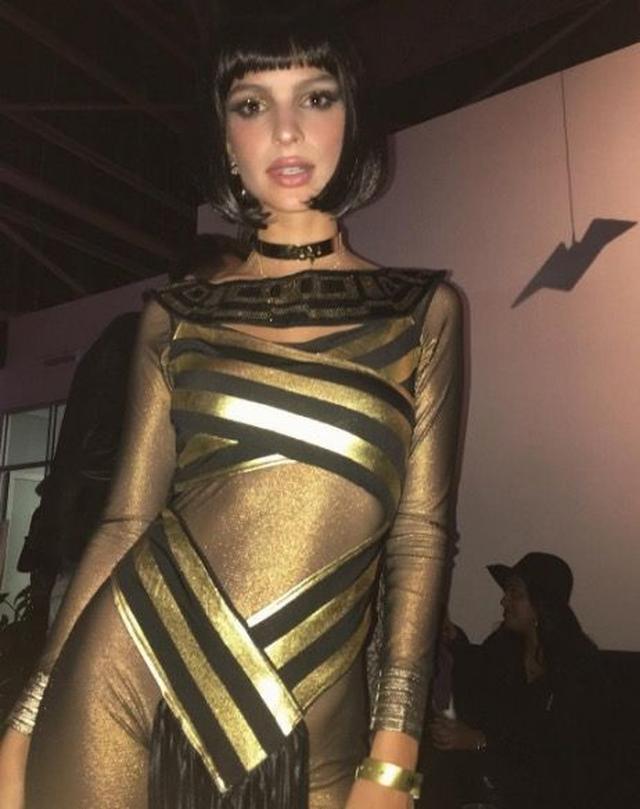 画像: モデルのエミリー・ラタコウスキー