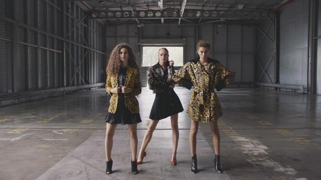 画像1: Versaceのヴィンテージコレクションが500点が一挙公開
