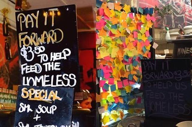 画像: お店にはペイ・イット・フォワードをした人が書いたメッセージが貼られている。 ©Humans In Melbourne/The Soup Place