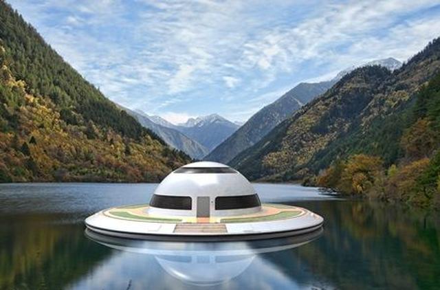 画像1: UFO形の海の乗り物