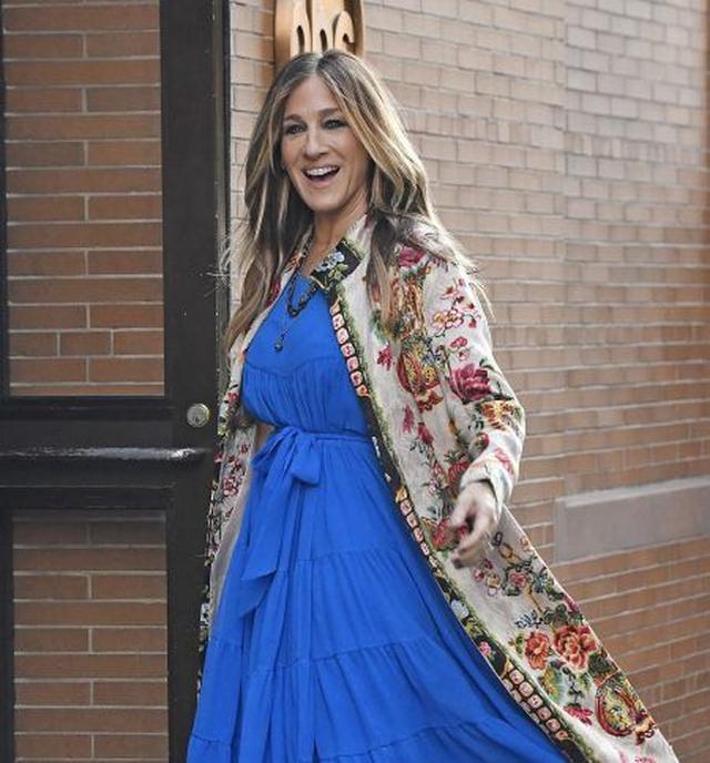 画像1: 『SATC』女優がキャビンアテンダントのためにデザインした靴がなんともゴージャス!