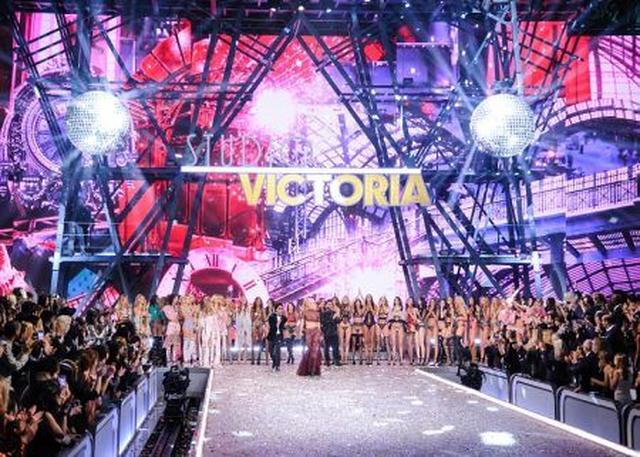 画像: ヴィクシーファッションショー2016がついに開催!撮れたてランウェイ写真が到着!