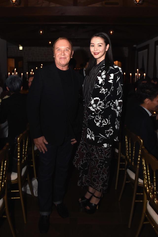 画像: マイケル・コース&知花くらら