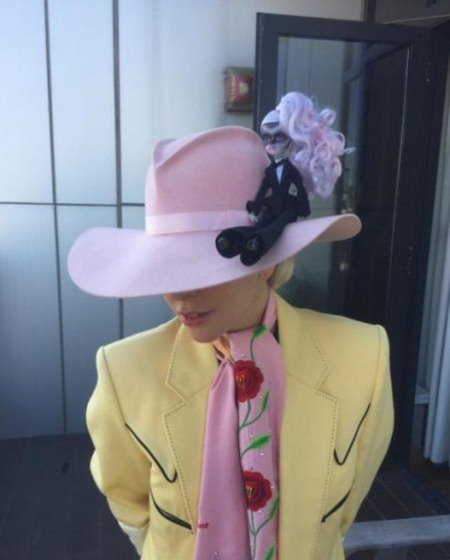 画像2: あの名曲MVでのレディー・ガガをモデルにしたキュートなゾンビ人形が誕生!