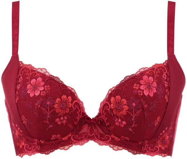 画像2: 人気モデルのジェシカも着用!『天使のブラ』シリーズから華やかな新商品が登場