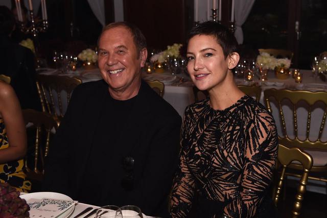 画像: デザイナーのマイケル・コースと女優のケイト・ハドソン