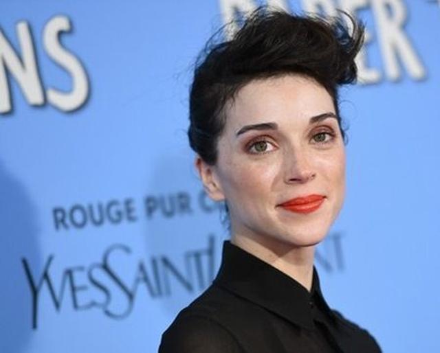 画像: クリステン・スチュワートと新恋人セイント・ヴィンセントの手つなぎデートを撮った!